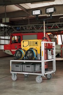 Carrito con mástil de luz